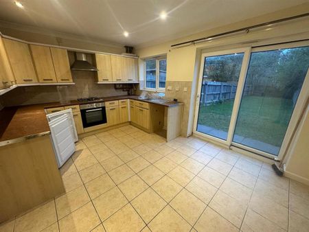 3 bedroom terraced house to rent - Photo 4