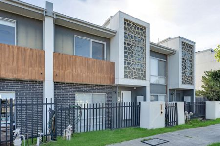 Modern Family Home in the Popular Hermitage Estate! - Photo 2