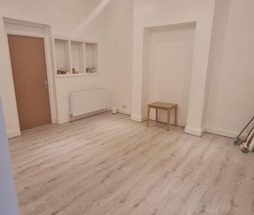 4 bedroom terraced house to rent - Photo 3