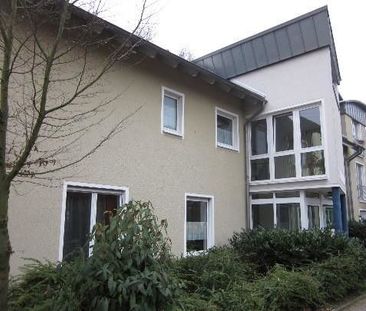 Etwas besonderes: schön, geschnittene 3-Zimmer-Wohnung mit Garten (... - Photo 1