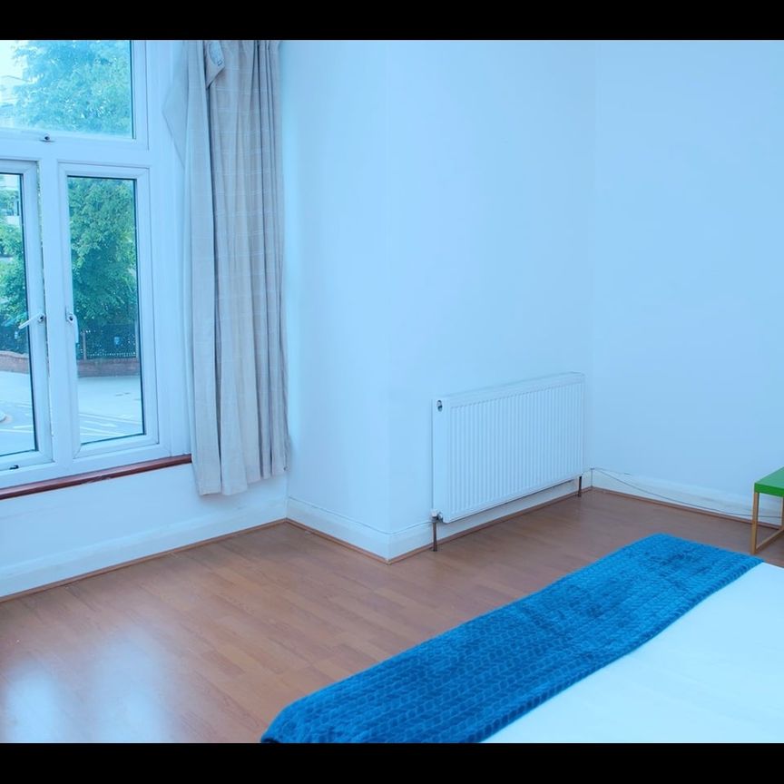 Room in a Shared Flat, Green Lanes, N16 - Photo 1