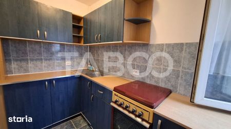 Apartament 3 camere de inchiriat 45 mp zona Vasile Aaron - Photo 2