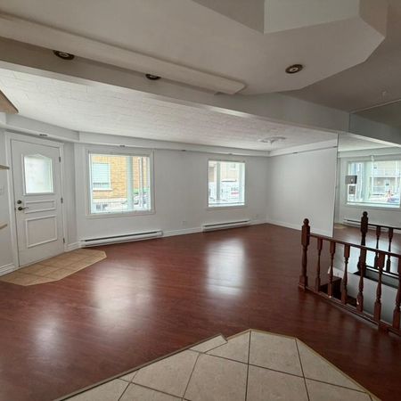 4 1/2 lumineux Quartier Saint-Sauveur - Photo 3