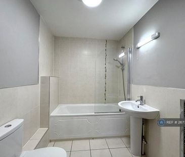 2 bedroom flat to rent - Photo 3