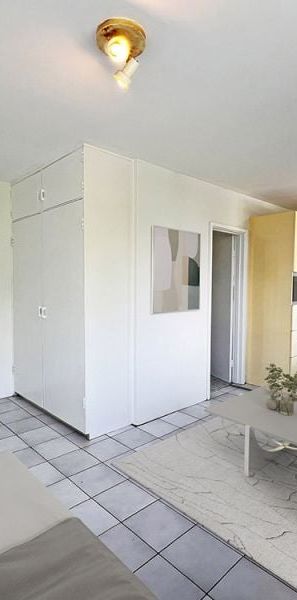Studio Apartment in Great Location! - Photo 2