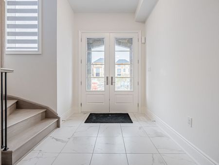 For Lease - 21 James Walker Avenue, Caledon, Ontario - Photo 2