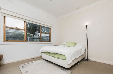 Position Perfect - Photo 3