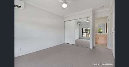 SUN DRENCHED VILLA, COURTYARD, POOL AND GYM - Photo 4