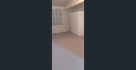 Sandgate beach flat - Photo 3