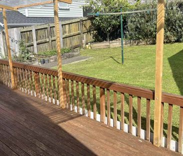 Sunny 3 bedroom home - Photo 4