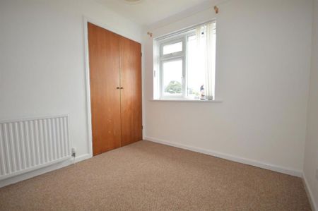 Bedruthan Avenue, Truro - Photo 3