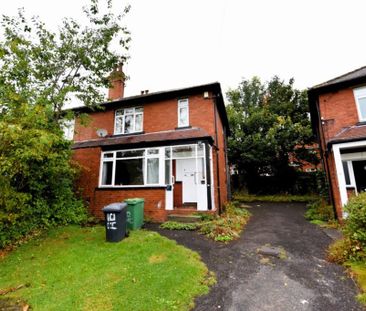 4 bedroom House in Headingley Crescent, Leeds - Photo 5