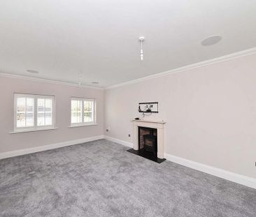 5 bedroom detached house to rent - Photo 2