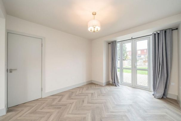 3 bedroom semi-detached house to rent - Photo 1