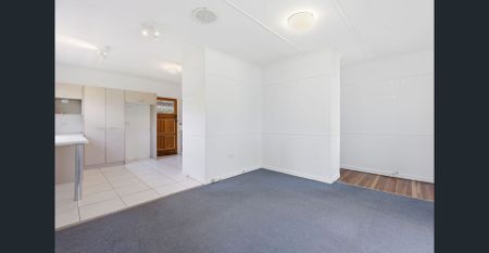 Updated, affordable 2 bedroom home in Clontarf. - Photo 3