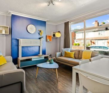Estcourt Terrace, Headingley, LS6 3EY - Photo 3