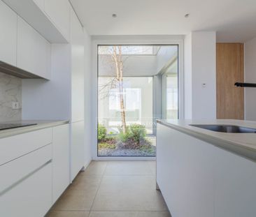 Exclusive 330-square-meter duplex penthouse for rent, featuring a s... - Photo 3