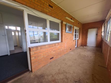 Comfort in a Prime Peninsula Location - Photo 2