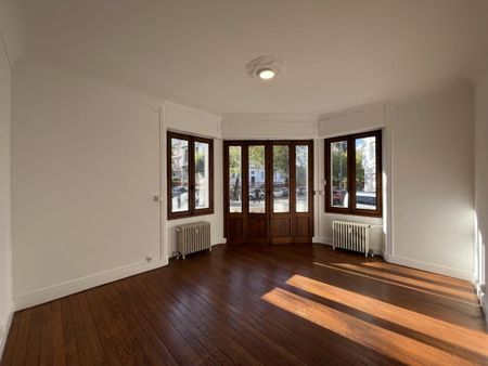 Location Appartement 3 pièces 80m² CHAMBERY 73000 - Photo 5