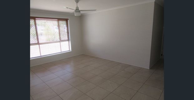 Central to everything! - Photo 1