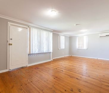 Neat and tidy home in a very central location! - Photo 2