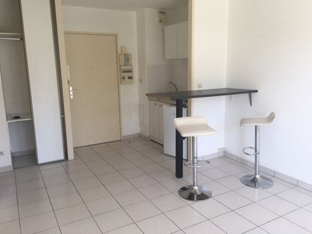 Location Appartement 2 pièces 29m² ORLEANS 45000 - Photo 3