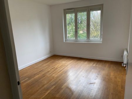 Location Appartement 4 pièces 80m² MONTREVEL EN BRESSE 01340 - Photo 2
