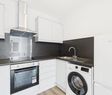 Zinc House, Camberley, Surrey, GU15 - Photo 5