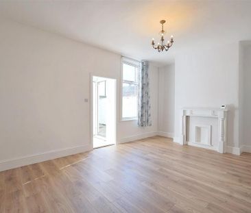 2 bedroom property to rent - Photo 3