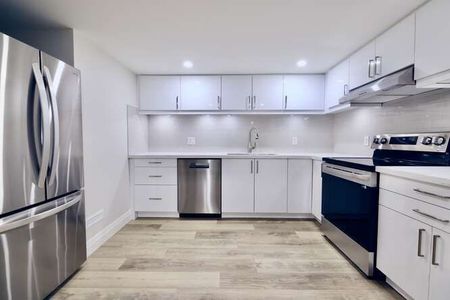 For Lease - 43 Firwood (Lower) Crescent, Toronto, Ontario - Photo 2