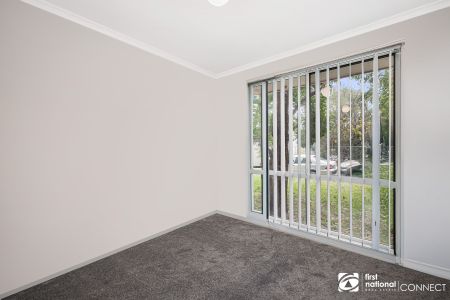 Convenient Location! - Photo 3