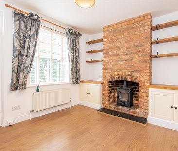 2 bed House - Mid Terrace To Let - Photo 5