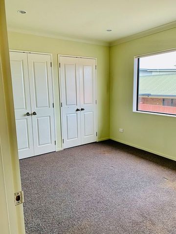 Charming 4BR Family Home in Avondale - Photo 4