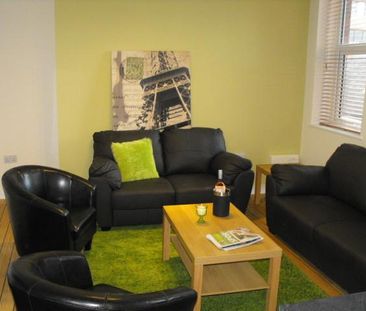 5 bedroom flat to rent - Photo 4