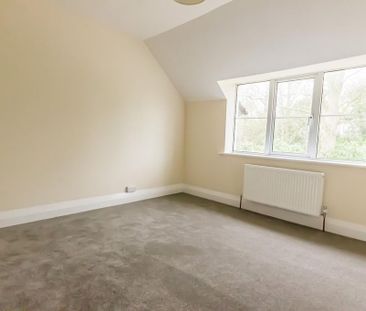 2 bedroom semi-detached house to rent - Photo 2