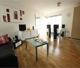 2 Bed Flat, Brentford, TW8 - Photo 2