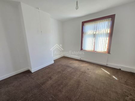 Price £1,000 pcm - Available Now - Unfurnished - Photo 4