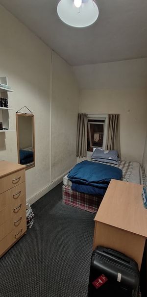 Room in a Shared Flat, Bristol Road, B29 - Photo 1