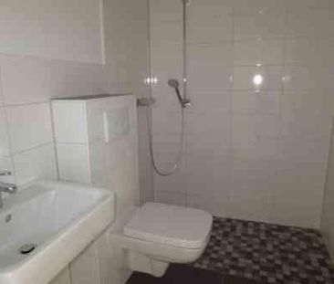 Diese umfangreich renovierte, barrierearme EG-Wohnung wartet auf SIE! - Photo 1