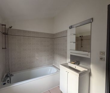 Location Appartement 2 pièces 49m² CASTELNAUDARY 11400 - Photo 4