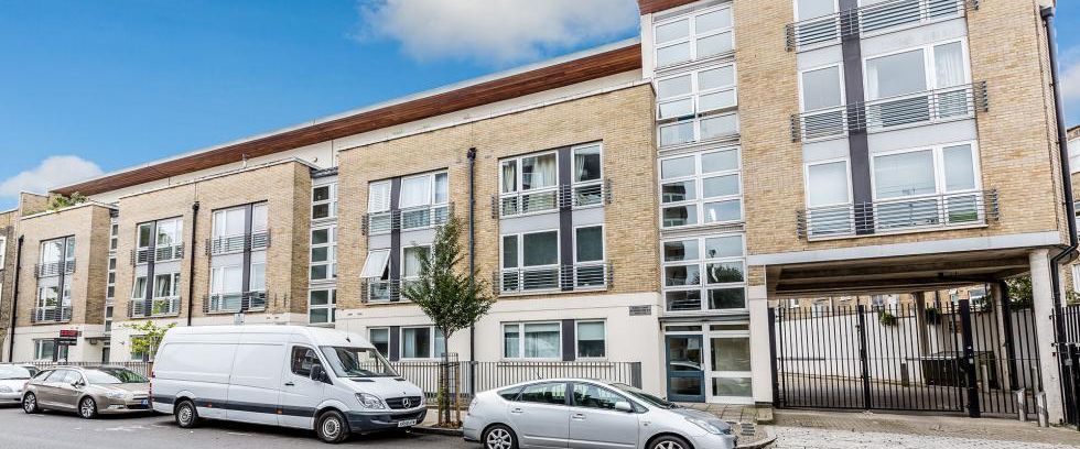 Spacious two bedroom property set on the third floor of a private development - Photo 1