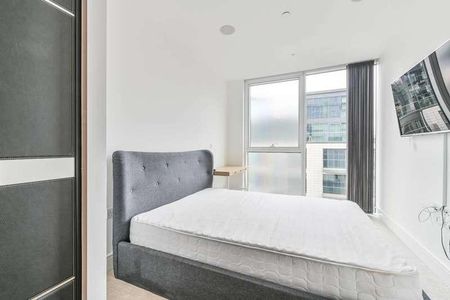 Battersea Reach, Sw, Battersea, SW18 - Photo 2