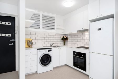 Enter Via Piper Lane - Light, Lifestyle & Location in Annandale - Photo 5