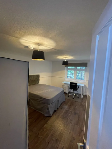 3 bedroom apartment to rent - Photo 4