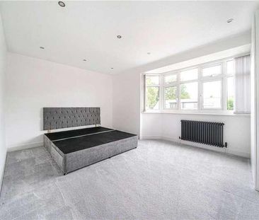 Birchmead Avenue, Pinner, HA5 - Photo 2