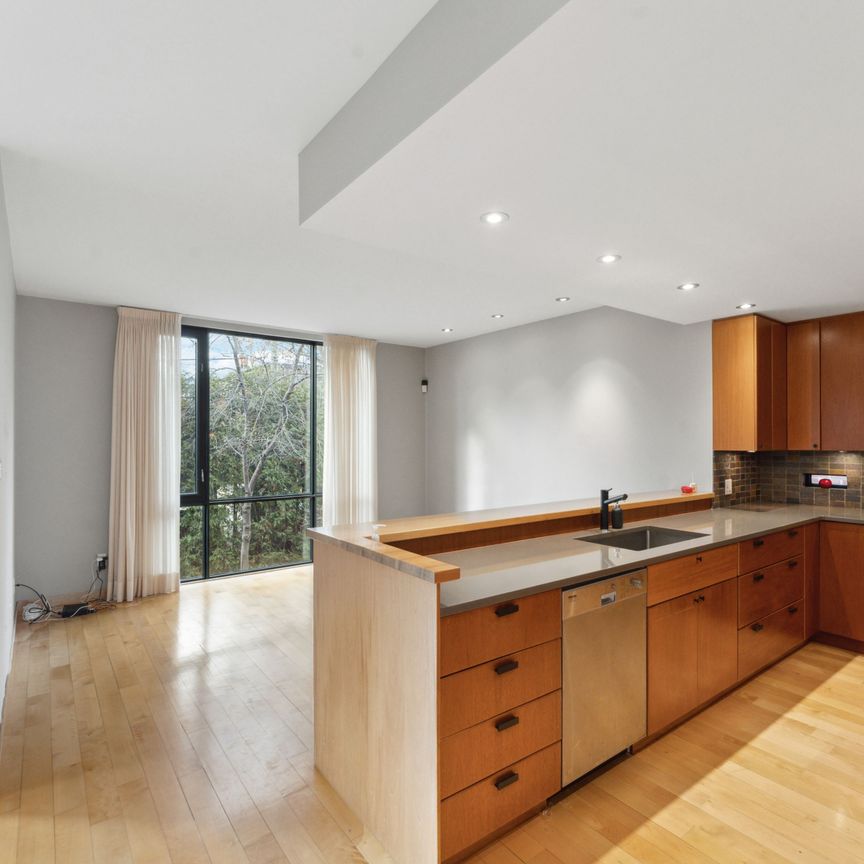 For Lease - 54 DOUGLAS Avenue, New Edinburgh - Lindenlea, Ontario - Photo 1