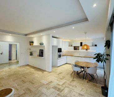 Location Appartement 4 pièces 93m² NICE 06200 - Photo 2