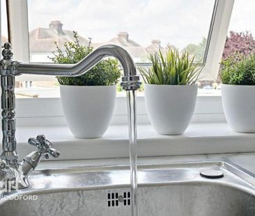 2 bedroom block of apartments to rent - Photo 6