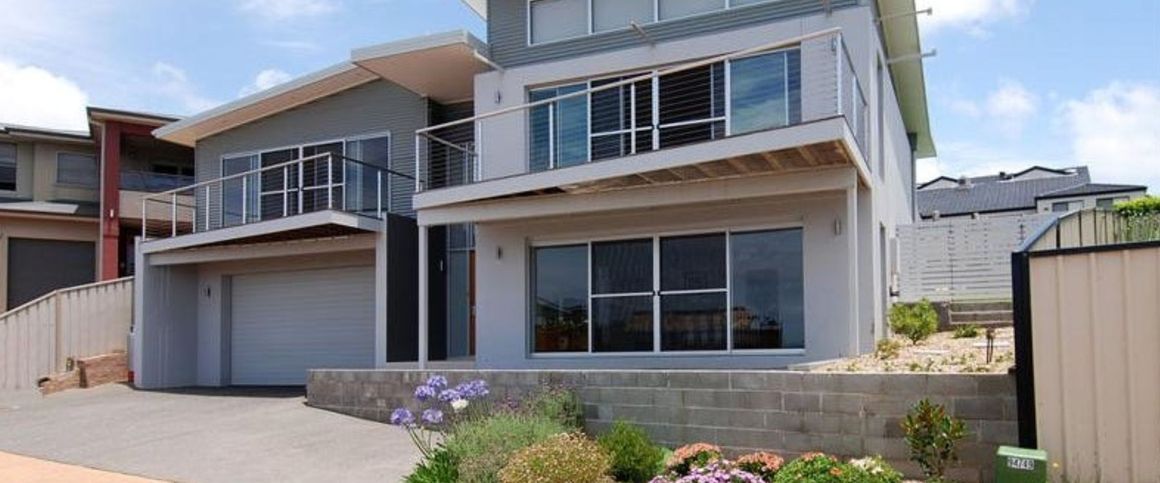 Spacious Family Home with Ocean Views - Photo 1