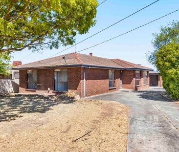 Large family home situated in popular Ballarat North - Photo 5